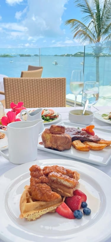 Aurora – Aurora - Breakfast