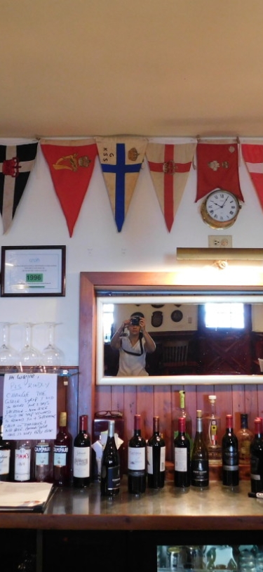 Royal Bermuda Yacht Club – RBYC Members' Bar