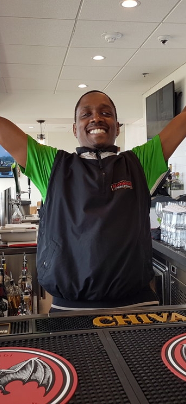 Divots Bar, Grill & Terrace – DIVOTS