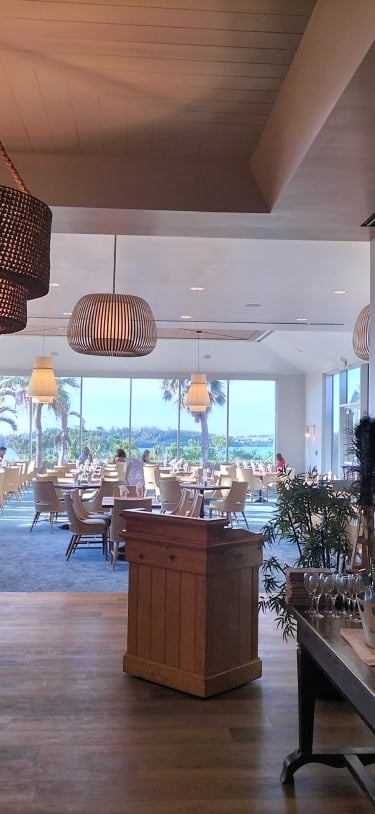 Grotto Bay Beach Resort & Spa – Palm Court Restaurant