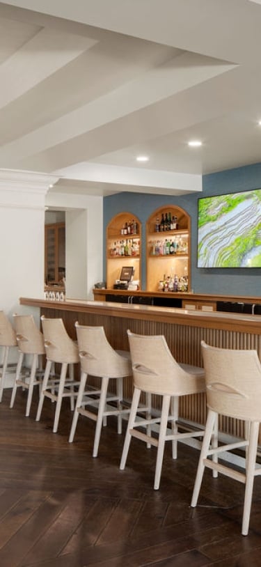 Grotto Bay Beach Resort & Spa – Rum House Bar