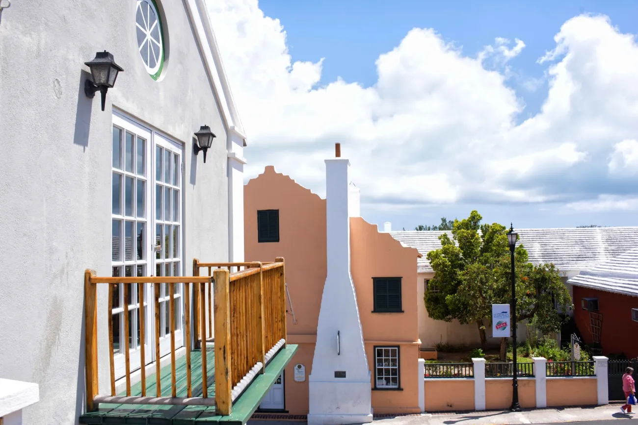 Exterior image of the Globe Hotel