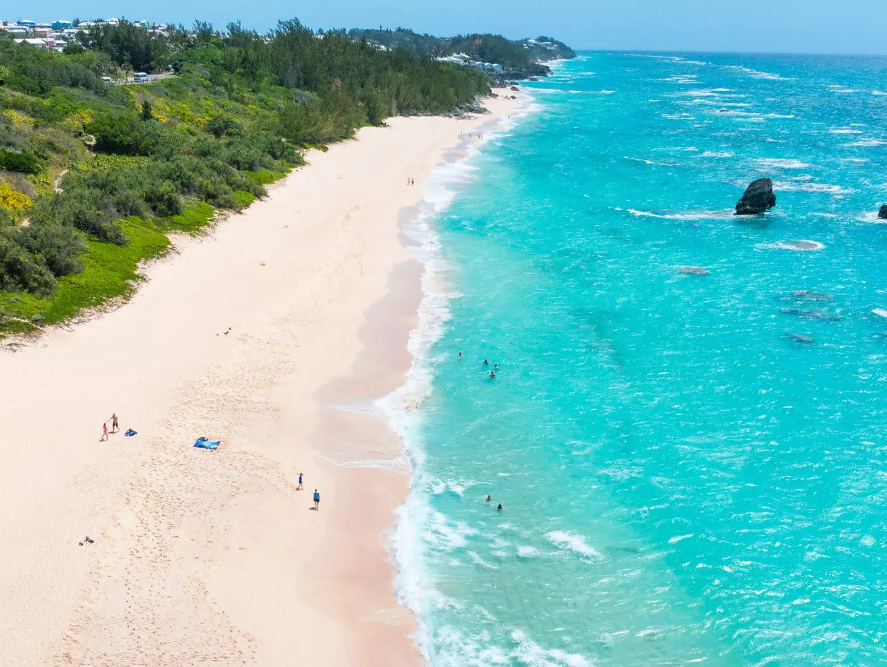 Earn Up to 25,000 Points with Air Canada Vacations – Beach