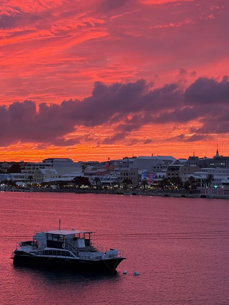 Wednesday Sunset Cruise Bermuda | ÜberVida