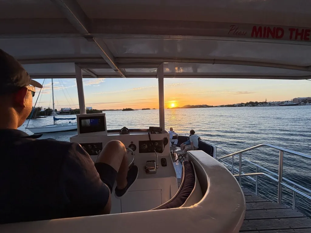 Wednesday Sunset Cruise Bermuda | ÜberVida