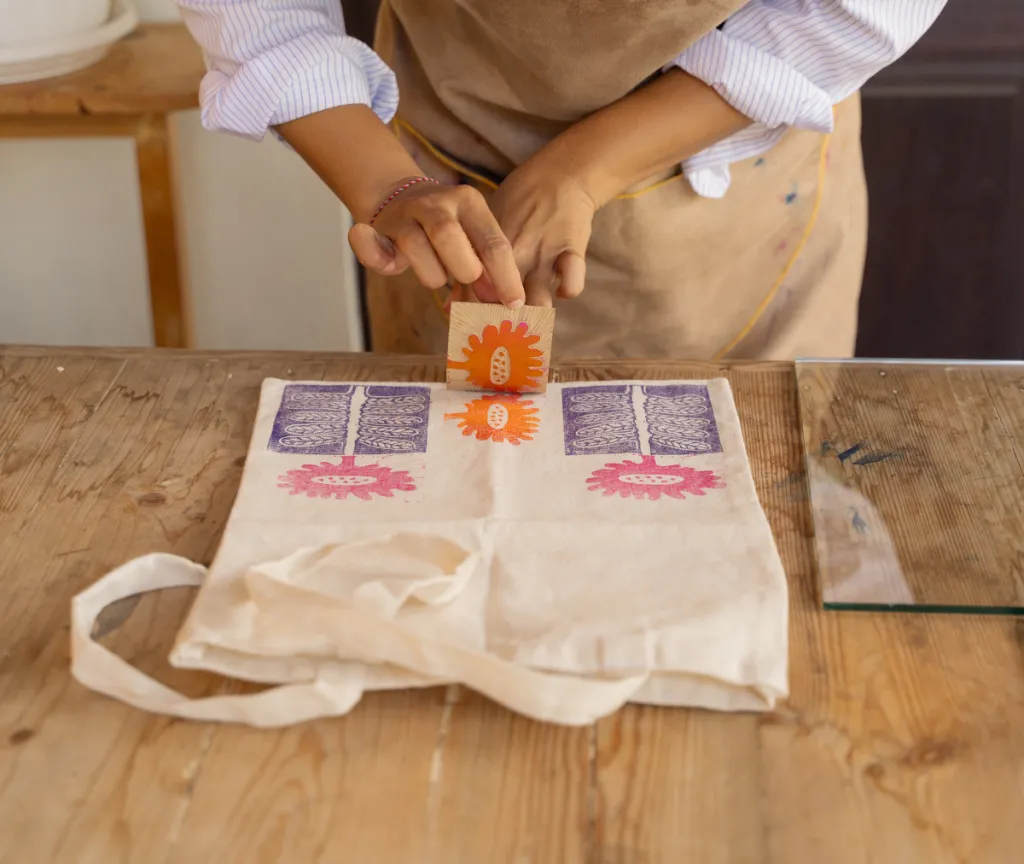 All-Ages Workshop: Linocut Tote Printing With Shanna Hollis