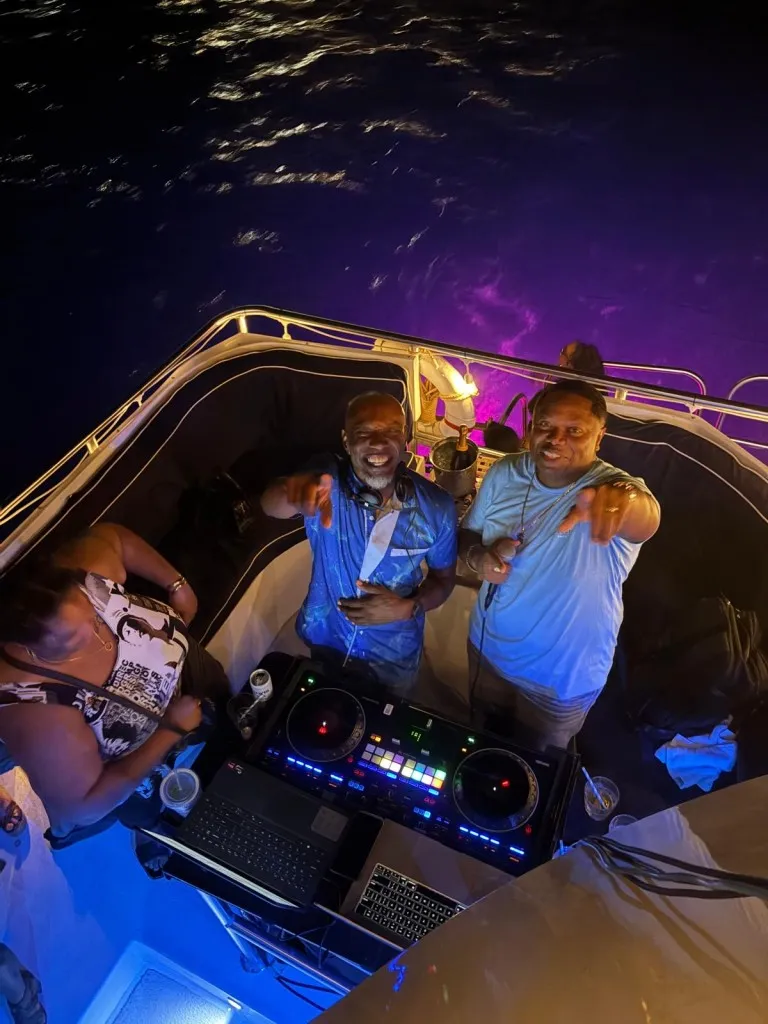 Old School Reggae Night In Bermuda | ÜberVida