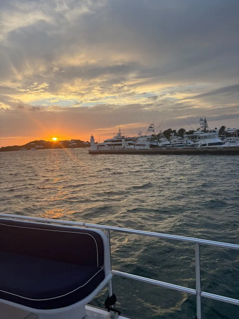 Thanksgiving Cocktail Cruise In Bermuda | ÜberVida