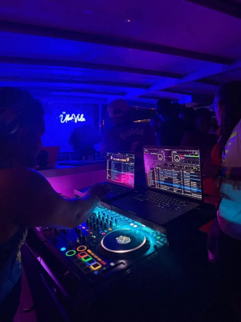 Old School Reggae Night Music By Shock & Lust And DEFNICE | Playing The Best Of 90s Reggae