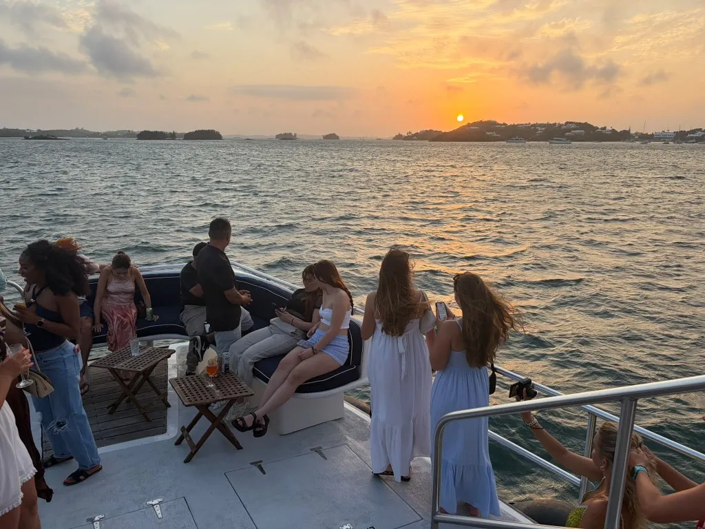 Thanksgiving Cocktail Cruise In Bermuda | ÜberVida