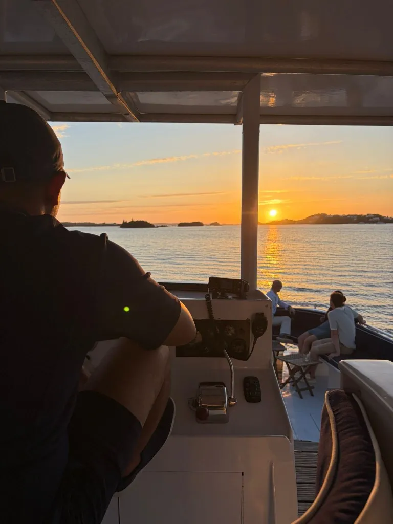 Wednesday Sunset Cruise Bermuda | ÜberVida