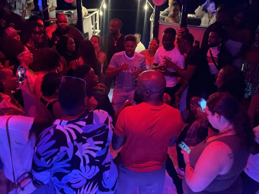 House Music Party | ÜberVida
