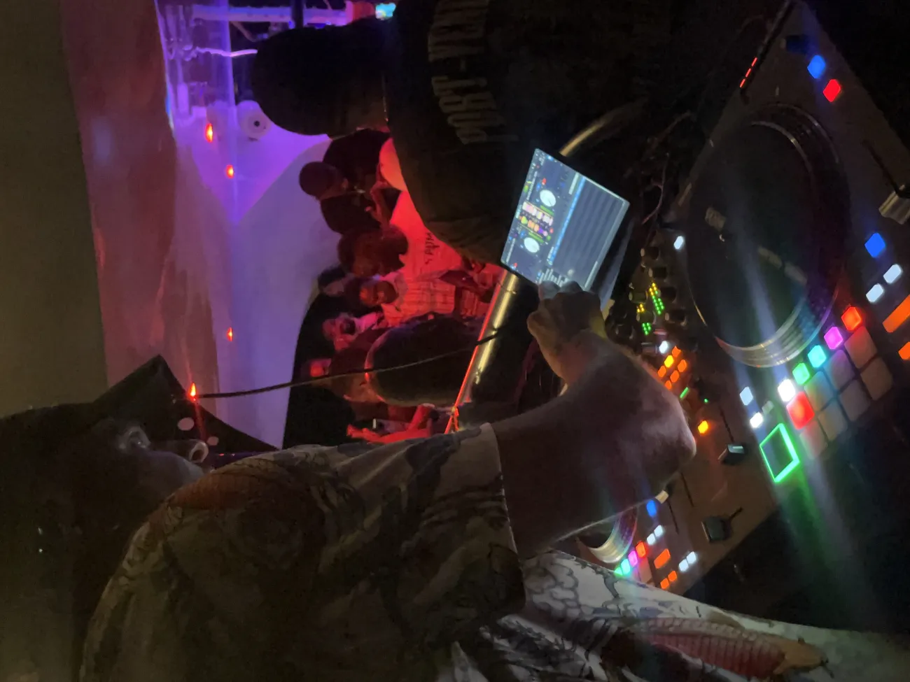 MTV 90s & 2000s Party On Board ÜberVida