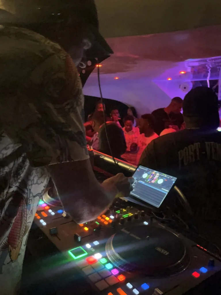 House Music Party | ÜberVida