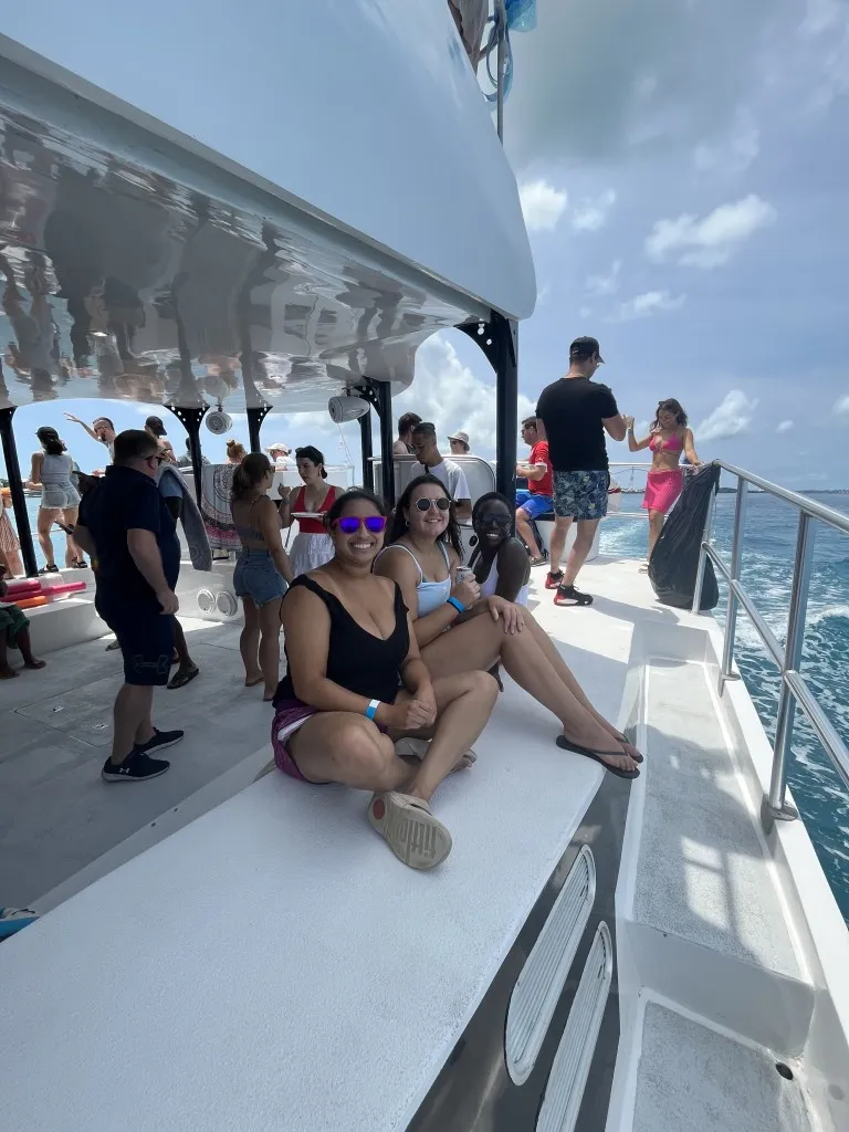 Cruise To Non-Mariners 2026 On Board ÜberVida Bermudas Celebration Yacht!