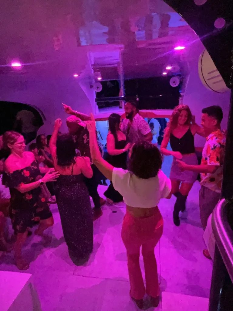 La Hora De La Fiesta Latin Night All Night!| ÜberVida Bermuda