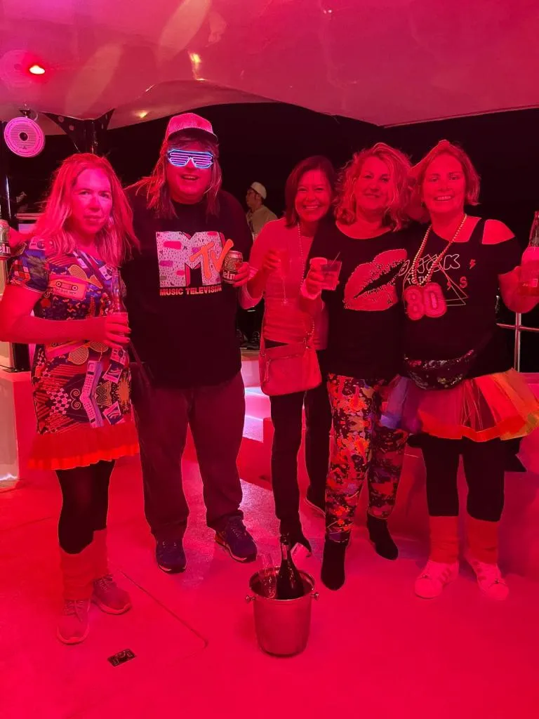 80s PARTY On Board ÜberVida