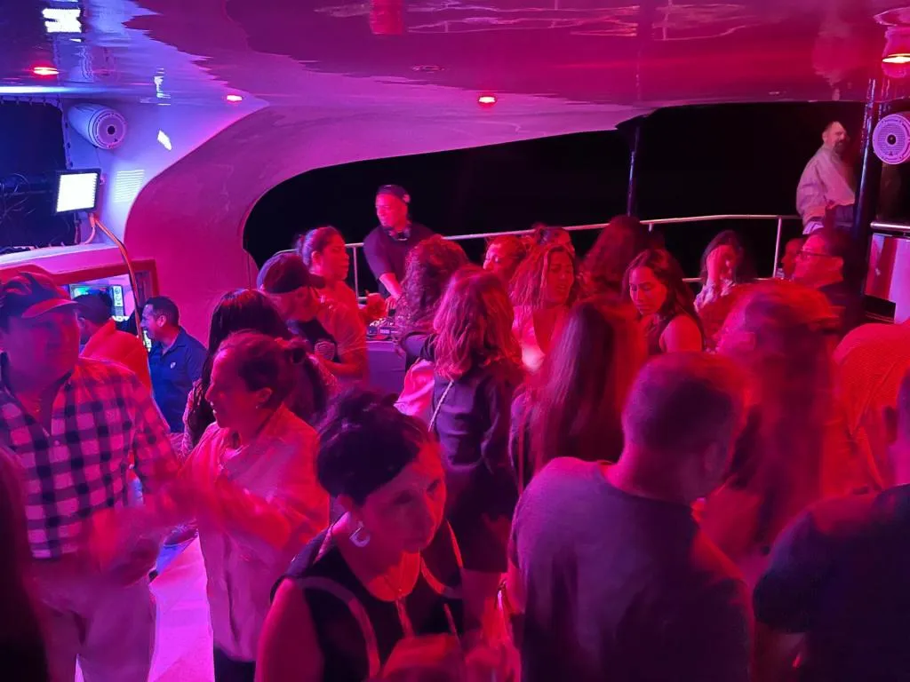 Old School Reggae Night In Bermuda | ÜberVida