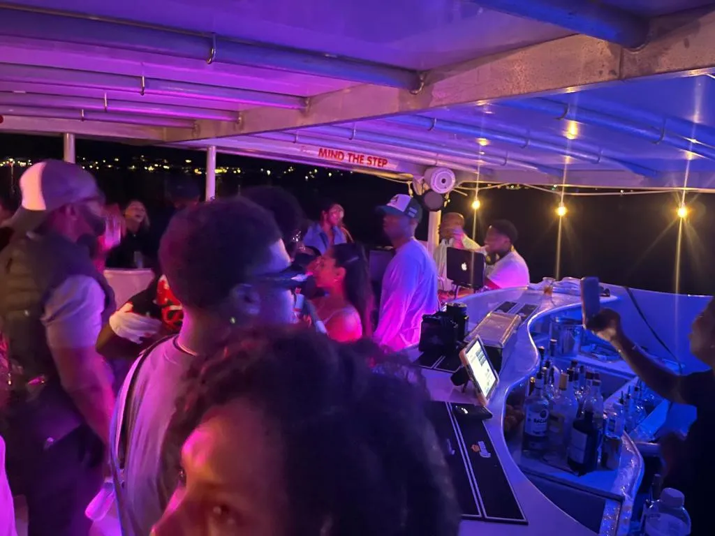 MTV 90s 2000s Throwback Party | ÜberVida