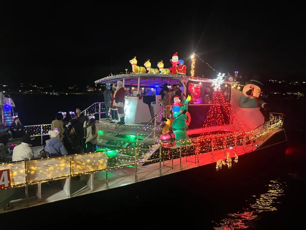 Christmas Parade From The Water | ÜberVida