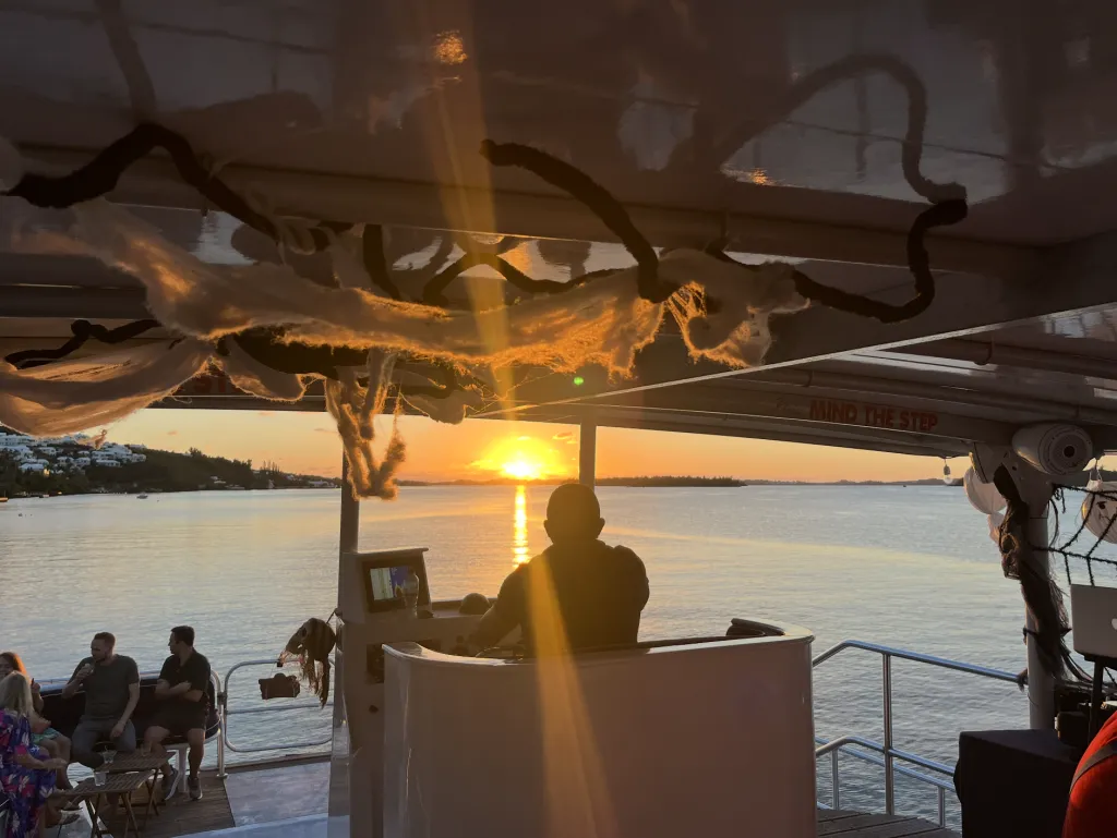 Halloween Mini Cruises On Board ÜberVida! Special Sunset Cruise