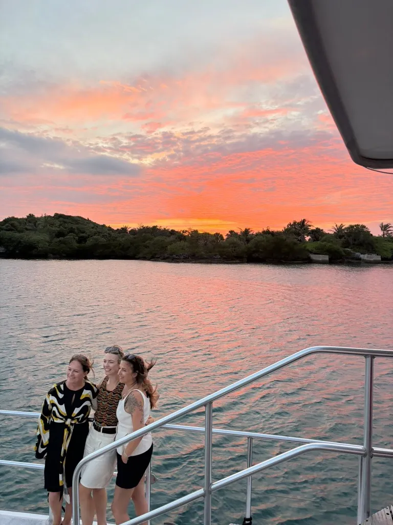 Wednesday Sunset Cruise Bermuda | ÜberVida