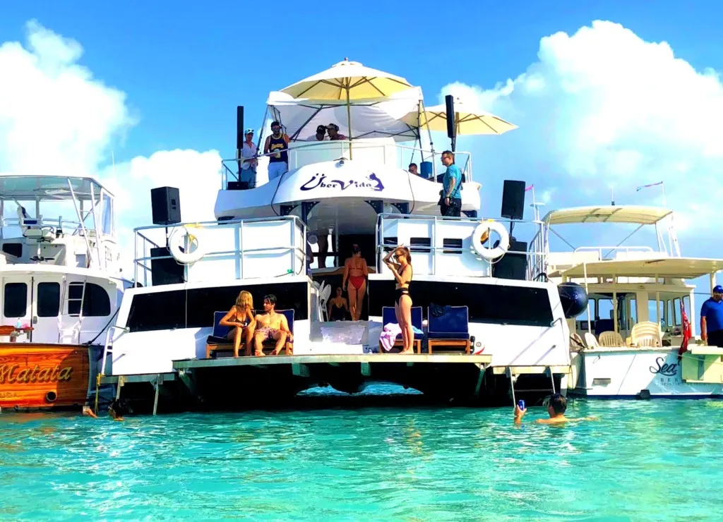 Double Dip 4- Hour Swimming Cruise In Bermuda
