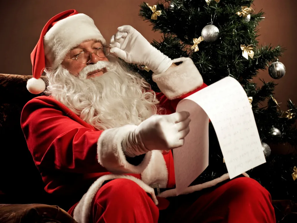 Santa Comes To Town