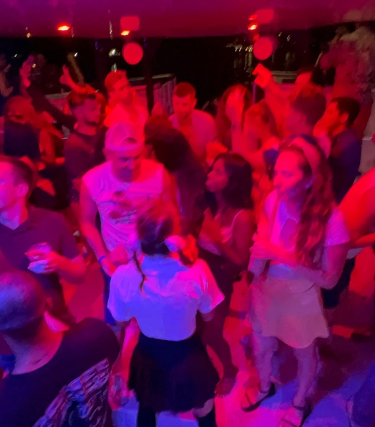End Of Summer House Music Party On Board ÜberVida