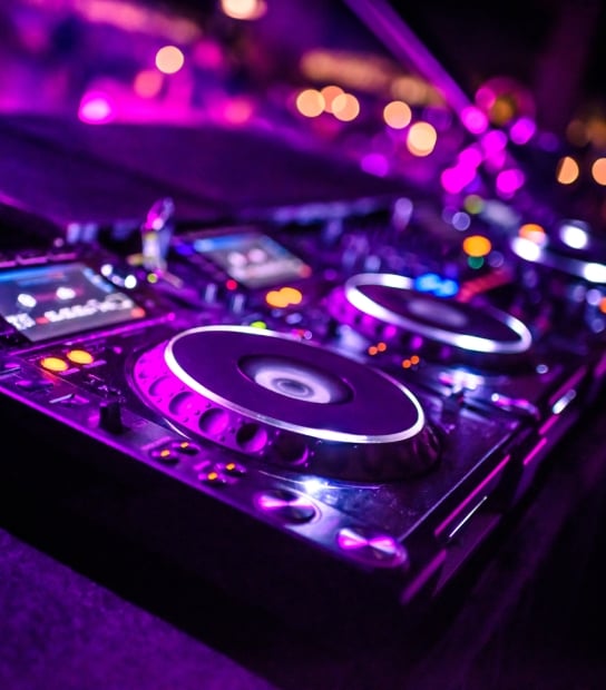 DJ Beats And Vibes Every Friday