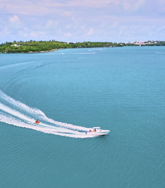 True Bermuda Charters – Tubing On True Bermuda Aurora