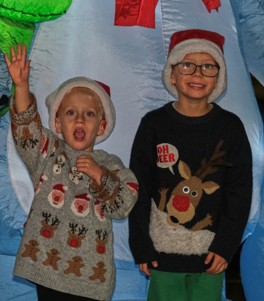 Santa Comes To Town