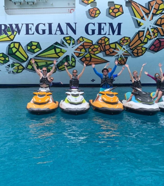 BDA Watersports – Say Hello To Your Cruiseship!