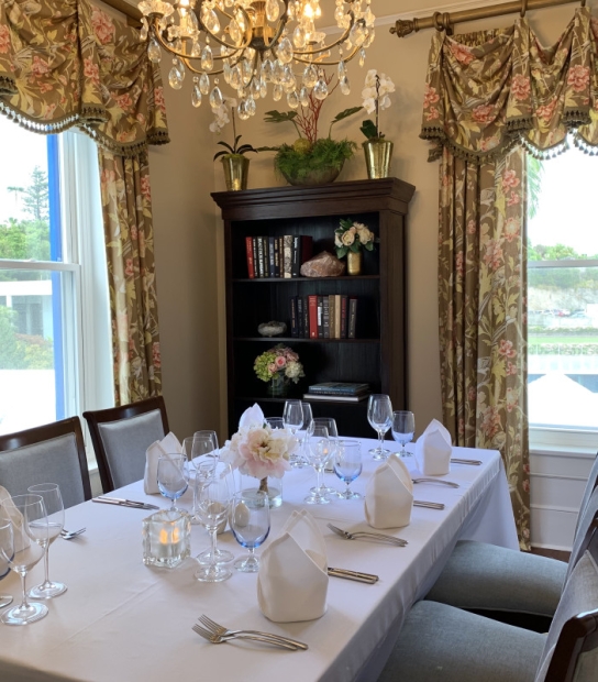 Huckleberry Restaurant – Library - Dining