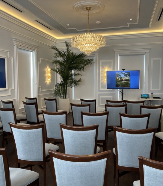 Huckleberry Restaurant – Crystal Room - Presentation