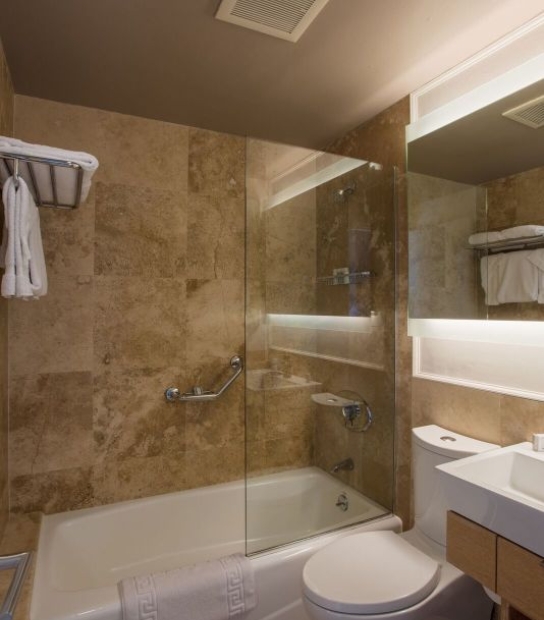 Grotto Bay Beach Resort & Spa – Guest Room Bathroom