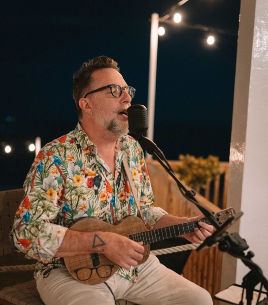 Live Music With Mike Hind At Rosewood Bermuda