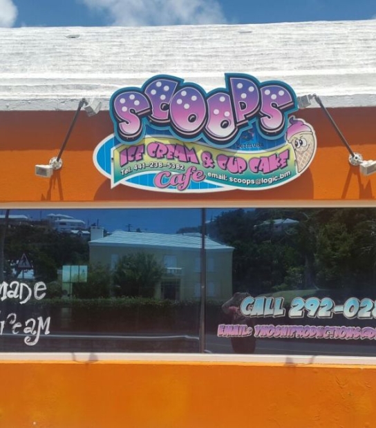 Scoops Ice Cream & Cupcake Cafe – Scoops Storefront1