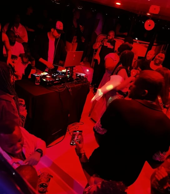 Glow Worm Neon Party | Ubervida