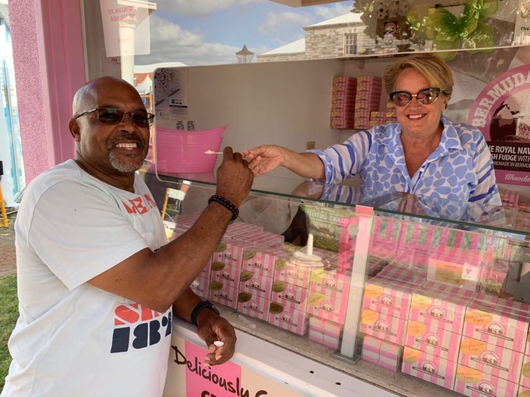 Bermuda Fudge Co. – Happy Customer