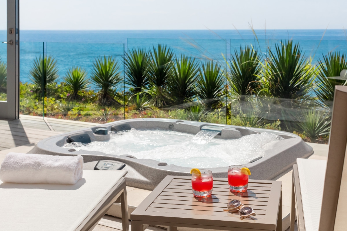 Azura Bermuda – The Cliff Terrace/ Private Hot Tub