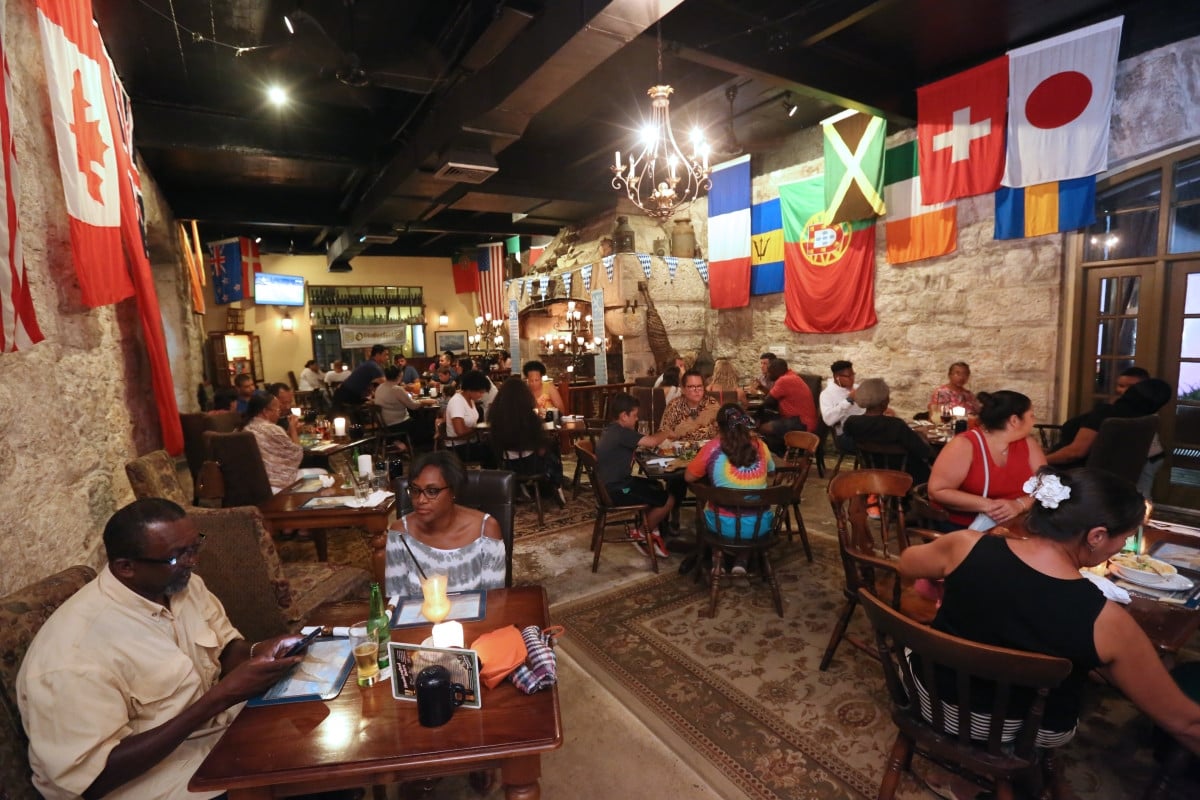 Frog & Onion Pub – Interior View