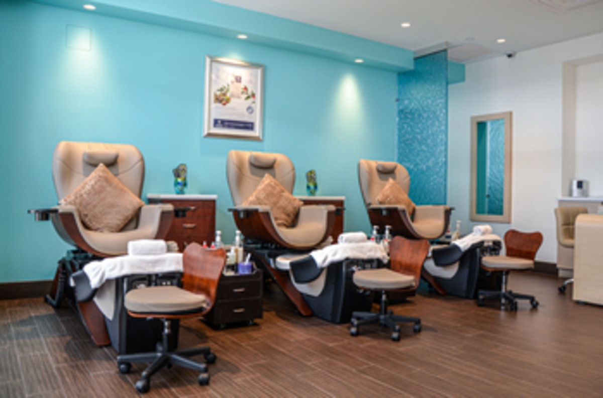 Ani's Nail and Beauty Lounge – Ani's Nails 1