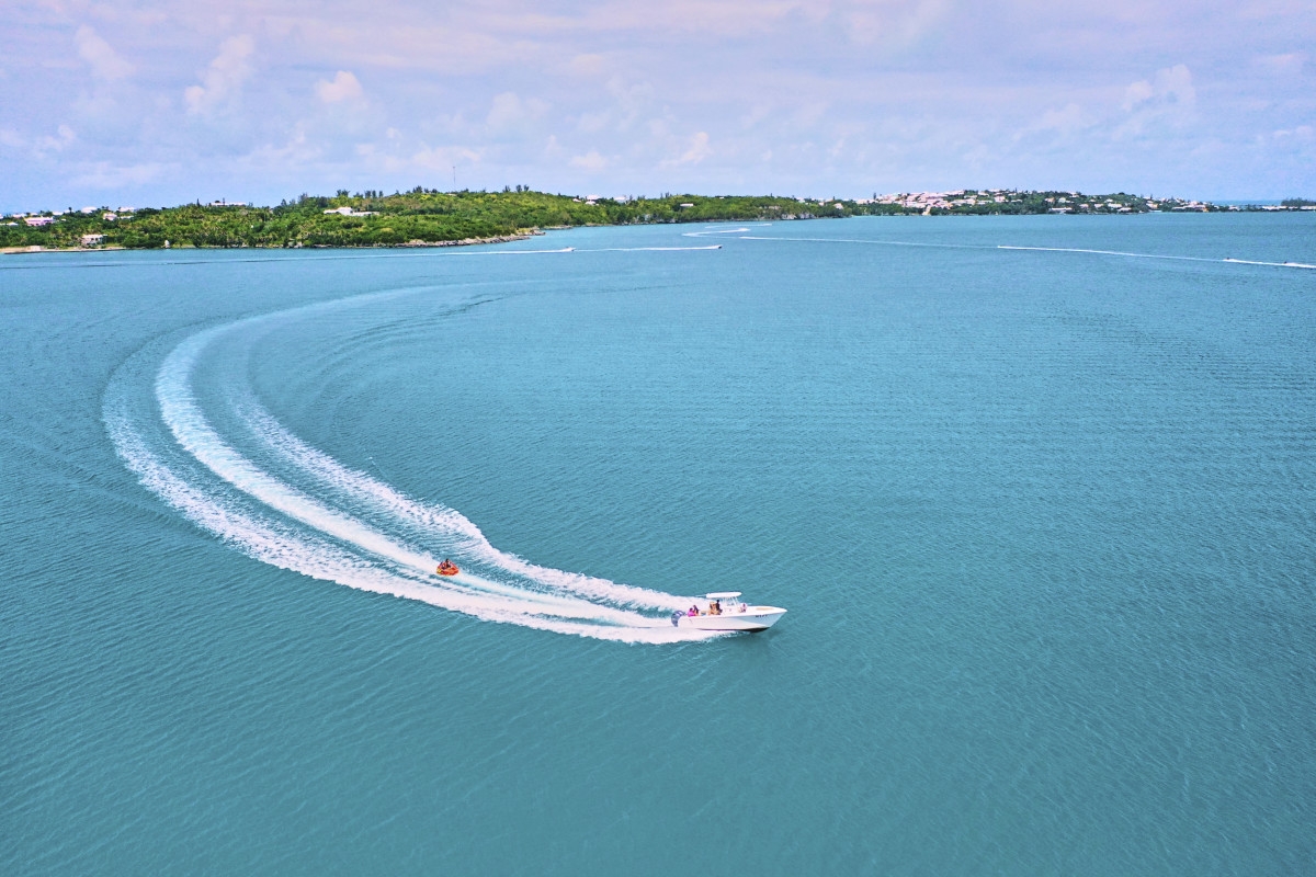 True Bermuda Charters – Tubing On True Bermuda Aurora