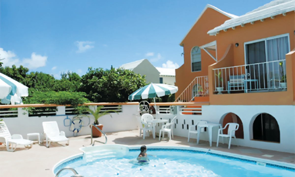 Dawkins Manor – Pool View