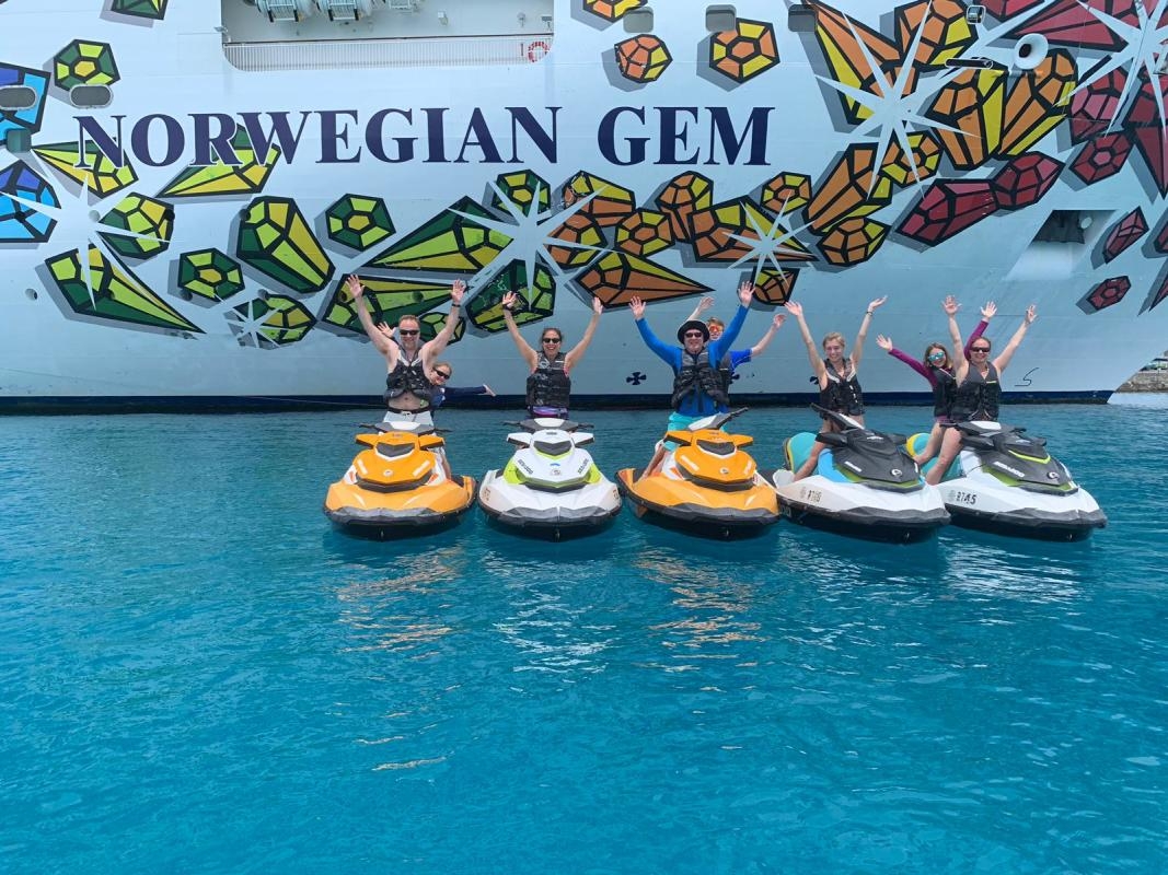 BDA Watersports – Say Hello To Your Cruiseship!