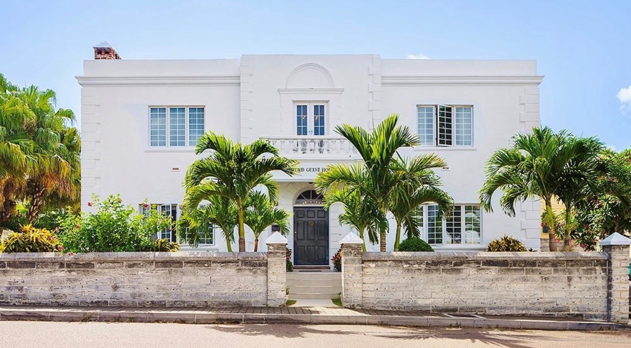 30% Off at Oxford House – Oxford House Front View