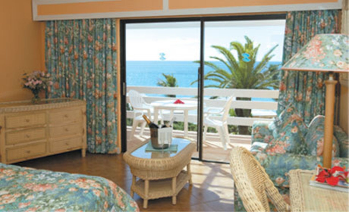 Coco Reef Resort – Coco-rooms1.jpg